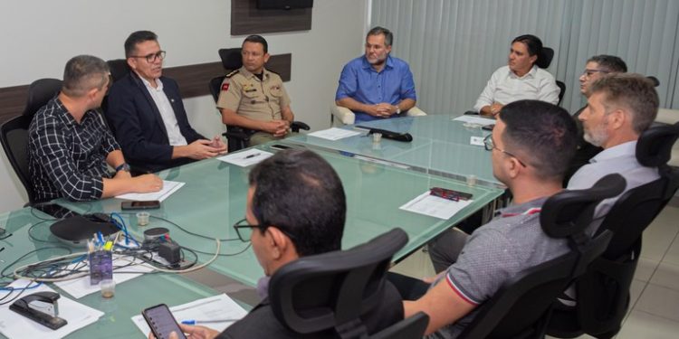 Segurança e Educação definem estratégias para combater fake news, ameaças e violência nas escolas da Paraíba