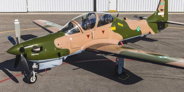 Brasil e Portugal firmam acordo para fabricação do avião Super Tucano