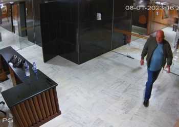 Câmeras mostram ministro de Lula dentro do Planalto durante ataques de 8 de janeiro