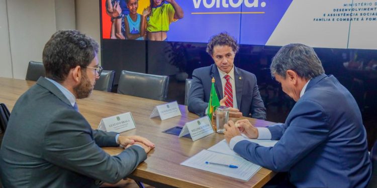 Veneziano irá apoiar no Senado proposta de empréstimos em favor de Campina Grande