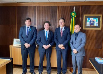 Ministro da Educação atende solicitação em audiência com Veneziano, Taciano e reitor da UFCG e garante expansão para o Vale do Piancó e outras demandas