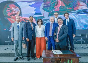 Veneziano diz que liberação pelo governo Lula de R$ 1,5 bilhão para mais de 3 mil entidades sem fins lucrativos é “grande ato”