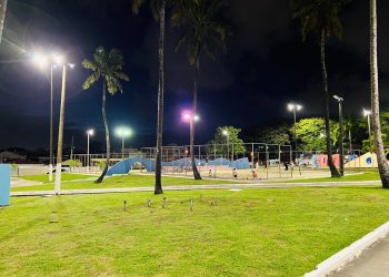 Prefeitura substitui iluminação da Praça do Coqueiral por lâmpadas de LED