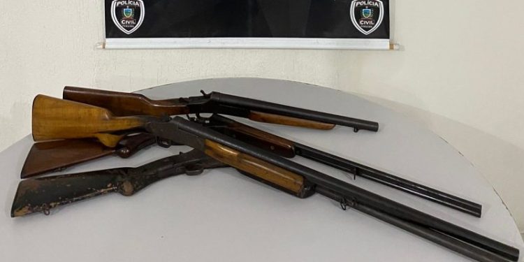 Polícia Civil prende professor universitário que usava espingarda para ameaçar cidadãos