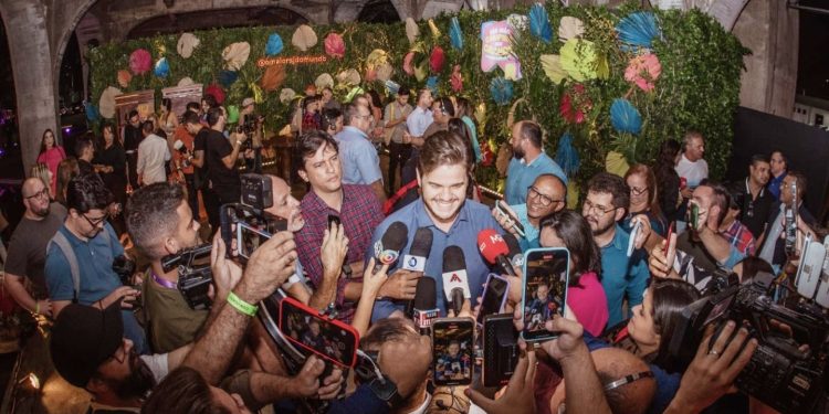 Bruno destaca a importância histórica dos ex-prefeitos e o caráter eclético do Maior São João do Mundo