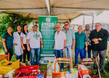 Prefeito da capital visita Projeto + 1 Peixe, que promove Semana Santa Solidária