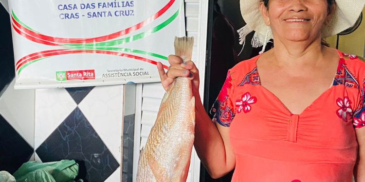 Prefeitura de Santa Rita faz entrega de peixes e coco na Semana Santa