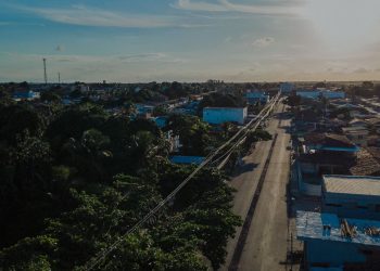 Mais um trecho da Avenida Conde, em Santa Rita, está recebendo pavimentação asfáltica