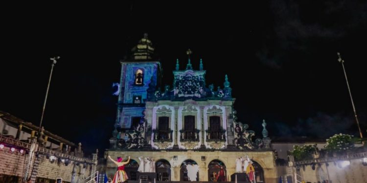 Encenação da Paixão de Cristo emociona público no Centro Cultural São Francisco