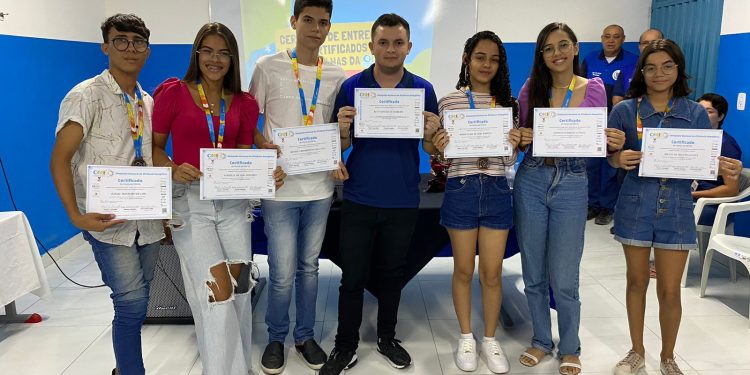 Alunos de Patos ganham medalhas e bolsas de iniciação científica após resultados em Olimpíadas do MEC