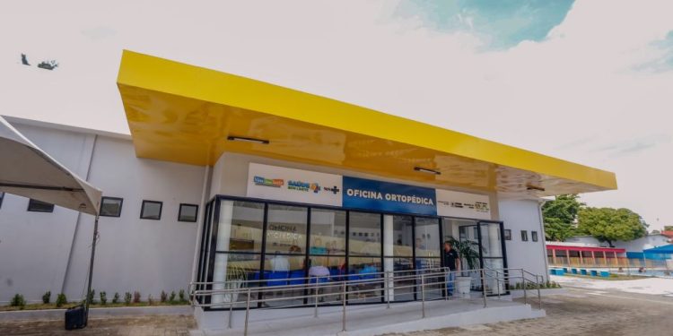 Dinho Dowsley acompanha governador na inauguração da Oficina Ortopédica da Funad