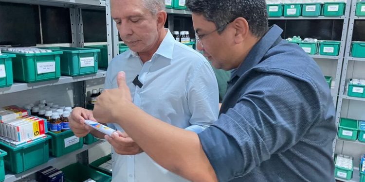 Nabor entrega nova sede da Farmácia Básica central e implanta consultório farmacêutico