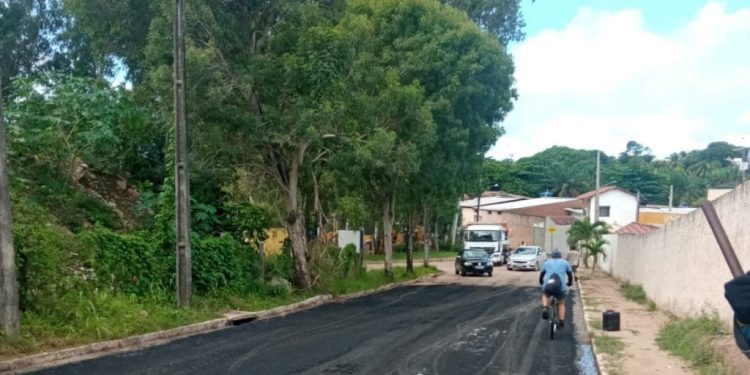 Prefeitura inicia obras de capeamento asfáltico entre os bairros José Américo e Mangabeira