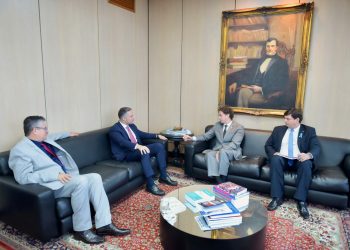 Veneziano, Taciano Diniz e Romualdo Quirino reivindicam obras nas principais rodovias da Paraíba ao Ministro Renan Fillho