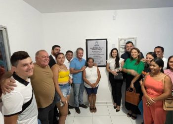 Nabor entrega reconstrução de UBS e reforma de praça no bairro Matadouro