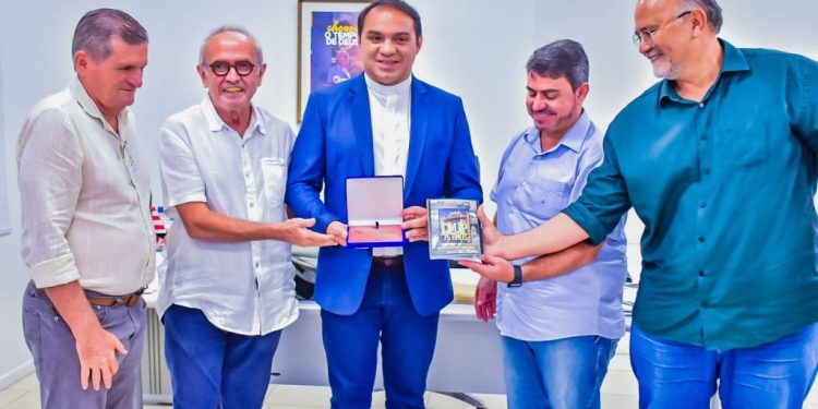 Cícero sanciona Lei que torna Missa da Luz patrimônio imaterial de João Pessoa