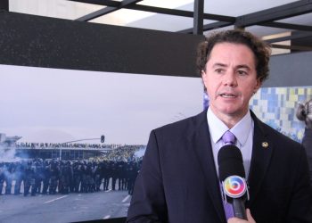 Veneziano garante recursos para construção de 672 casas populares na Paraíba