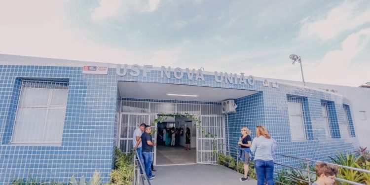 Cícero Lucena e Leo Bezerra entregam reestruturação da USF Nova União