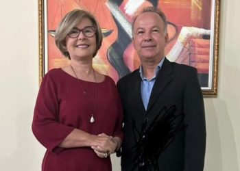 Fátima Bezerra e Sérgio Teixeira se encontram em evento do TRE e TCE da Paraíba