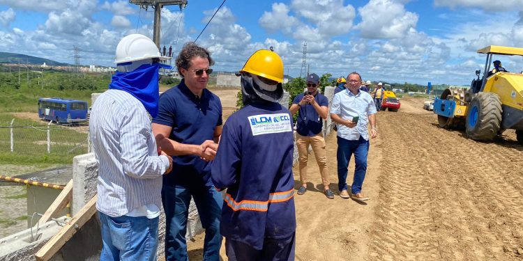 Veneziano visita duplicação da BR 230 em CG e confirma que execução das obras segue em 3 turnos, com 156 trabalhadores