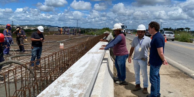 Veneziano visita duplicação da BR 230 em CG e confirma que execução das obras segue em 3 turnos, com 156 trabalhadores