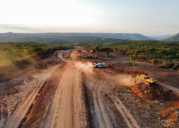 Governo do Estado investe mais de R$ 30 milhões na pavimentação de rodovia no Alto Sertão