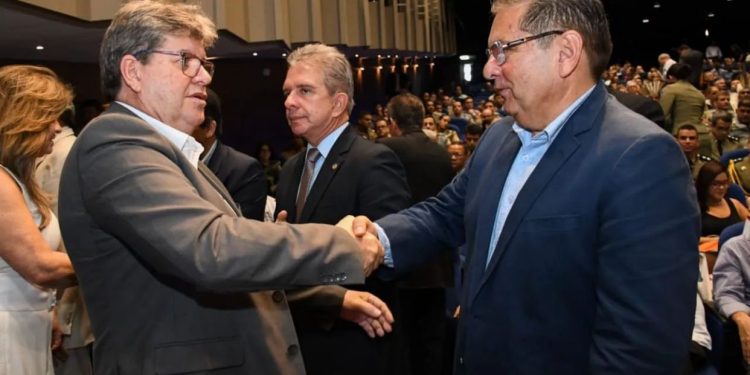 Adriano parabeniza governo por resultados do Opera Paraíba no Mês da Mulher