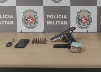Polícia Militar aborda carro em blitz e flagra motorista com pistola em João Pessoa