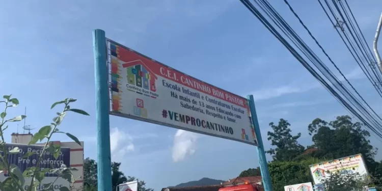 Quatro crianças são mortas em ataque a creche em Blumenau