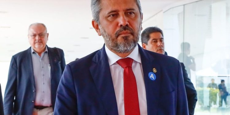 Governador do Ceará defende energias renováveis e Reforma Tributária “equilibrada” em reunião do Consórcio Nordeste