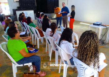 Educação de Alhandra faz reunião administrativa para o planejamento dos festejos juninos com a promoção da valorização cultural