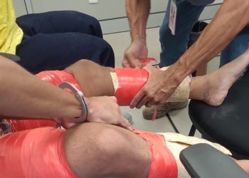 Homens são presos com drogas no corpo no Aeroporto Castro Pinto