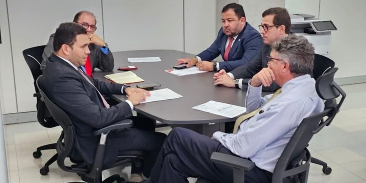 Secretário de Saúde da Paraíba apresenta Coração Paraibano e busca habilitações para o estado no Ministério da Saúde