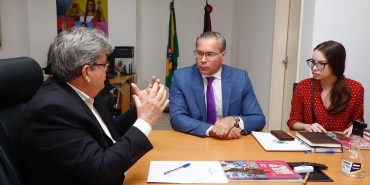 Governador apresenta potencialidades da Paraíba e pleiteia atração de investimentos com embaixador do Azerbaijão