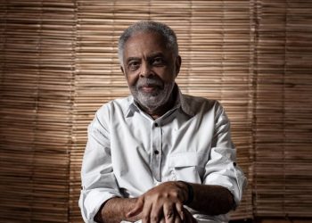 ALPB concede Medalha Epitácio Pessoa ao cantor Gilberto Gil