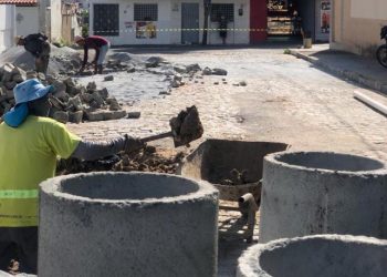 PATOS: Seinfra amplia número de equipe para atender solicitações de conserto de galeria e tapa buraco