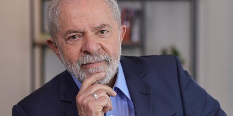 Primeiros 3 meses do governo Lula tem aprovação de 38% dos brasileiros