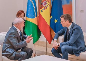 Na Espanha, Lula assina acordos em educação, trabalho e pesquisa