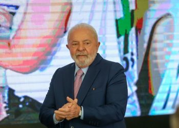 Lula diz que não venderá empresas públicas