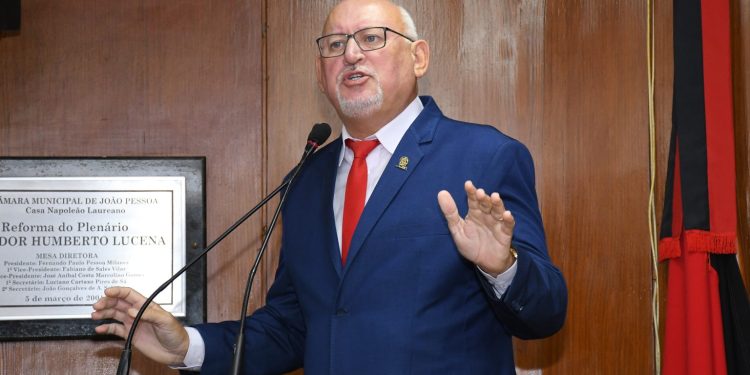 Vereador propõe monitoramento das redes sociais para combater atentados nas escolas