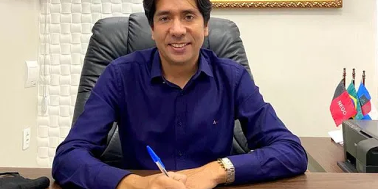 Prefeito de Cacimba de Dentro nega uso de verba pública para pagar festa da filha