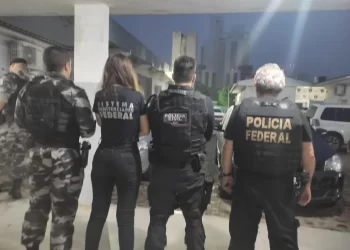 Operação prende suspeitos que usavam carro de provedora de internet para traficar drogas