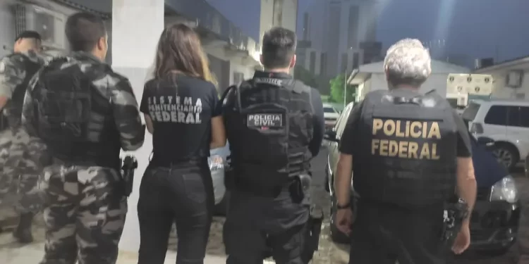 Operação prende suspeitos que usavam carro de provedora de internet para traficar drogas