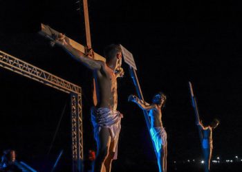 Público lota as noites de apresentação da Paixão de Cristo em Cabedelo