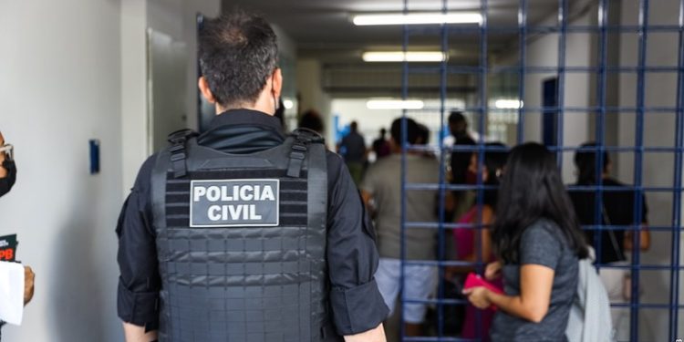 Polícia Civil e Gaeco apreendem menor suspeito de planejar ataque à escola