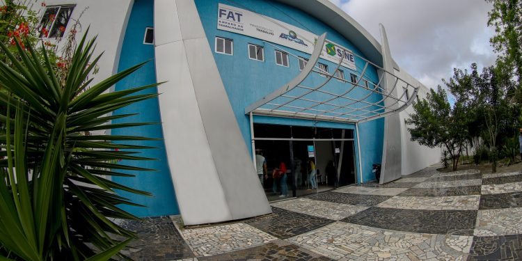 Sine-CG oferece 155 oportunidades de emprego novas e remanescentes nesta semana