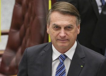 TSE dá prazo para Bolsonaro se manifestar em processo que pode torná-lo inelegível