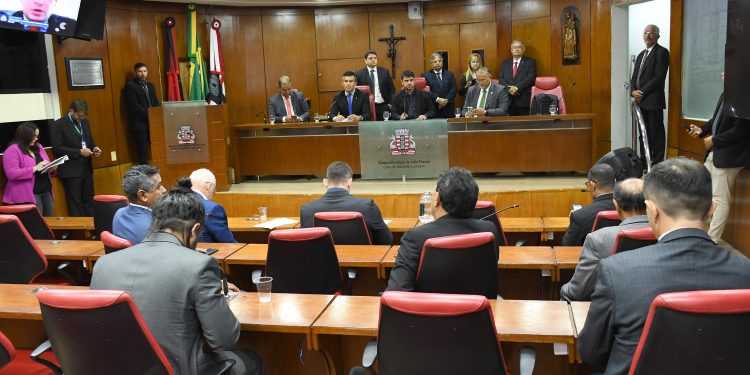Presidente da CMJP encerra sessão em respeito à morte de ex-vereador Ricardo Burity