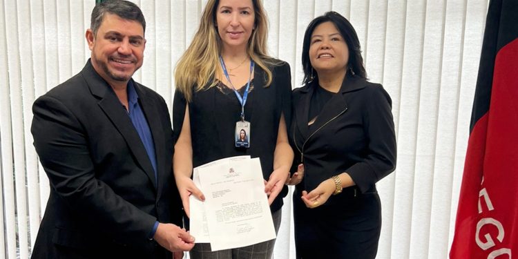 Dinho protocola no Senado moção em prol do Sistema S e trata de emendas para a capital no OGU