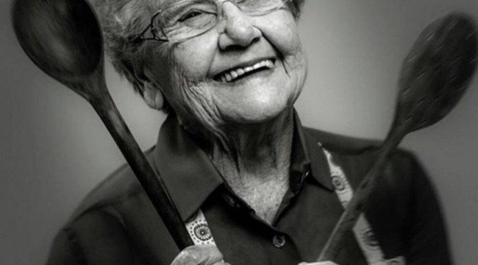 Morre, aos 91 anos, a apresentadora Palmirinha Onofre, ícone dos programas culinários do Brasil